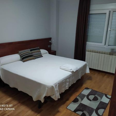 Hostal Cerecedo León Eksteriør billede